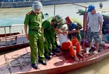 Cảnh sát 113 kịp thời cứu người đàn ông rơi xuống sông Lô tại cầu Vĩnh Phú