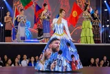 Người đẹp Argentina gây sốt với bộ váy tái hiện cả sự nghiệp của Messi tại Việt Nam