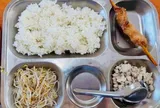 Phu huynh bức xúc vì suất ăn bán trú 40.000 đồng của học sinh quá "lèo tèo", Sở GD&ĐT Hà Nội yêu cầu kiểm tra
