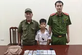 Nhặt được balo chứa gần 51 triệu đồng, nam sinh lớp 5 lập tức làm một việc khiến nhiều người nể