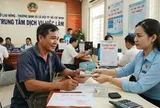 Đang hưởng trợ cấp thất nghiệp rồi đến tuổi nghỉ hưu: Khoản tiền hàng tháng có bị dừng ngay?