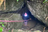 Công an huy động 100% quân số cứu 3 người mắc kẹt trong hang Rút