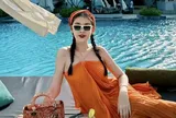 Nữ Phó trưởng khoa quê Đồng Tháp có gu thời trang sang chảnh, đi dạy thanh lịch, xuống phố "dát" hàng hiệu