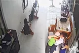 Vụ nam sinh lớp 7 siết cổ, đánh người thân, chính quyền vào cuộc