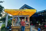 Nữ diễn viên nổi tiếng đi bán bún bò, trực tiếp bưng bê và phục vụ khách