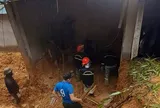 Sạt lở đất vùi lấp 3 người trong một gia đình ở Phú Thọ, hiện trường đau lòng