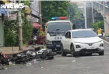 Bạn gái không chịu lên xe, nam thanh niên lái ô tô tông loạt xe máy trên đường ở TP.HCM, công an vào cuộc