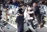 Hé lộ danh tính người đàn ông chửi bới, đánh chủ quán cà phê ở Hà Nội, bị công an đề xuất xử lý