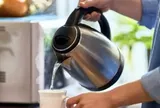 Ấm siêu tốc đừng chỉ biết dùng rồi cất: Làm cách này sạch cặn canxi, dùng bền hơn