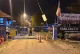 Nữ sinh 16 tuổi tử vong trong trường, 3 bạn học bị bắt