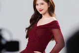Cô bé Cà Mau bán xôi phụ mẹ lọt đề cử Top 100 gương mặt đẹp thế giới
