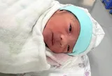 Bé gái sơ sinh bị bỏ trong túi nilon trước thùng rác ở TP.HCM, tình trạng khi phát hiện khiến người dân xót xa