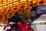 Biến đường phố thành phim trường "sống ảo": Trùng Khánh siết chặt dịch vụ chụp ảnh xe máy