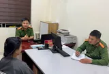 Chiếc xe dừng đỗ ở ngã ba trong đêm, hé lộ chuyện bất ngờ về bé gái sinh năm 2011