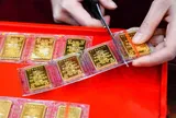 Giá vàng hôm nay 12/10: SJC 144,8 triệu đồng, vàng thế giới vượt 4.200 USD/ounce