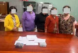 Kiểm tra đột xuất căn nhà, phát hiện 4 phụ nữ đang "làm chuyện mờ ám", thu giữ nhiều tiền