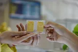 Giá vàng hôm nay 15/10: SJC liên tục 'bốc hơi', vàng thế giới tăng vọt