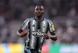 Sao trẻ Newcastle khiến Manchester United và Arsenal đứng ngồi không yên