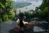 Hồng Nhung tuổi 56 diện bikini, tận hưởng cuộc sống ở căn penthouse rộng 650 m²