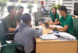 Đến ngân hàng rút hơn 100 triệu đồng tiền tiết kiệm, biểu hiện lạ của người phụ nữ khiến nhân viên vội báo công an