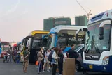 Sinh viên bị xe khách giả mạo chở đến gần biên giới Campuchia, trường phát cảnh báo khẩn