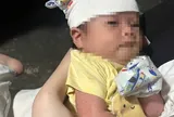 Xót xa bé gái khoảng 1 tháng tuổi bị bỏ rơi bên quốc lộ 1A, những món đồ bên cạnh gây chú ý