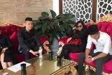 Dàn "mỹ nam" siêu vip đi khách cho quý bà giải đen lộ diện sau tin nhắn "cho 1 cu em 6 múi"