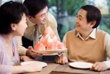 Mang 10 cây vàng tân gia nhà con gái, nghe lén cuộc nói chuyện của con rể, tôi bán vàng, ép con ly hôn