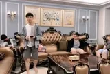 Bà mẹ mắn đẻ, 13 năm sinh 7 con, hỏi ra mới biết chồng không giống người bình thường