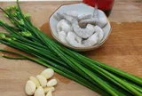 Loại lá mệnh danh là "rau của thận" lại còn bổ gan, đem xào với tôm được món ngon, thơm hơn cả khi cho hành
