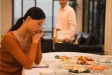 Mẹ chồng lên chăm cháu nghỉ hè, cứ đi siêu thị là mua thịt bò ngoại, cua biển, cá hồi, bật 3 điều hòa chạy suốt ngày đêm