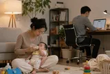 Chồng tăng ca về đến nhà 11 giờ đêm, nghe tiếng đàn ông trong phòng ngủ, đẩy cửa vào thấy vợ liền đứng không vững