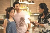 Đang tân hôn với chồng trên giường, thấy tiếng rúc rích phía dưới, tôi cúi xuống kiểm tra thì hết hồn