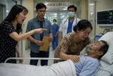 Con gái cấm tôi tái hôn với trai trẻ kém 12 tuổi, khi anh vào phòng cấp cứu, tôi mới biết sự thật