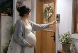 Đùng đùng bế bụng bầu 6 tháng đi đánh ghen, ai ngờ vừa gặp mặt bồ của chồng, tôi lập tức bỏ về