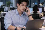 Tăng ca 12 giờ đêm mới về nhà, tôi lên giường ngủ, sáng ra bủn rủn chân tay khi thấy người bên gối
