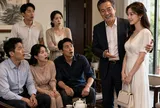 Bố chồng U60 tuyên bố muốn tái hôn, người phụ nữ ông dẫn về khiến cả nhà hoảng hốt