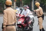Từ nay, người đi xe máy có thể bị phạt tới 6 triệu đồng nếu vi phạm lỗi phổ biến này, biết ngay để tránh mất tiền