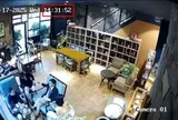 Vụ "tổng tài" trong clip đánh người tại quán cà phê: Hé lộ clip Nguyễn Văn Thiên quát lớn "mày gọi thằng chủ ra đây... tao làm việc"
