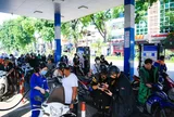 Giá xăng dầu chiều 5/3/2026 đồng loạt tăng rất mạnh, cao nhất 7.100 đồng/lít