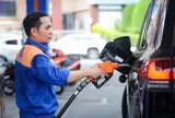 Giá xăng ngày 25/3: Giá xăng Petrolimex tăng mạnh trong đêm, cụ thể là bao nhiêu tiền 1 lít?