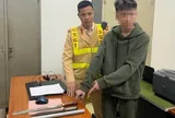 Vác tuýp sắt và dao đi tìm "đối thủ", 1 đối tượng sinh năm 2010 bị khống chế trên đường bỏ chạy