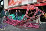 Clip: Cối xay gió Moulin Rouge - "động tiên" giữa lòng Paris sụp đổ