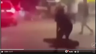 Clip: Lái ô tô cán người rồi rời khỏi hiện trường ở Nghệ An, hé lộ nguyên nhân vụ việc
