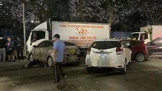 Danh tính, nồng độ cồn và hiện trường vụ tài xế ô tô mất lái, tông liên hoàn 8 xe ở Hà Nội