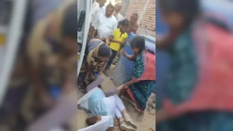 Clip: Xót xa cảnh người con dâu đang mang thai bị mẹ chồng đánh ngay giữa đường