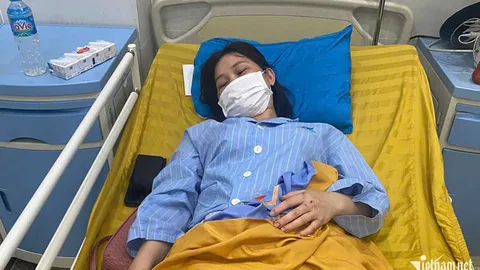 Clip: Người văng khỏi xe khách thoát chết thần kỳ, kể lại giây phút ám ảnh