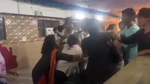 Clip: Đám cưới như cuộc "hỗn chiến" khi cô gái phát hiện bạn trai "lén" kết hôn