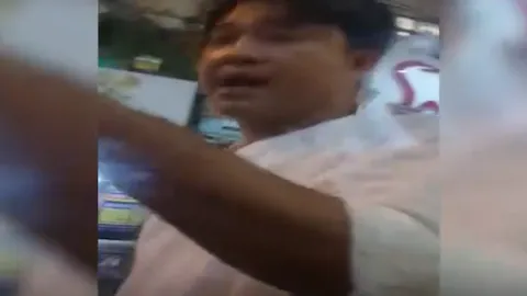 Clip: Lời kể hãi hùng của tài xế ô tô bị người đi xe máy chặn đầu, đập phá