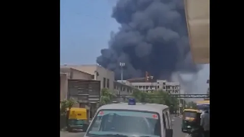 Những hình ảnh đau xót từ hiện trường rơi máy bay chở 242 người, không thể thảm khốc hơn